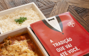 Marmitas de papel antivazamento para refeições delivery, garantindo segurança e sustentabilidade.